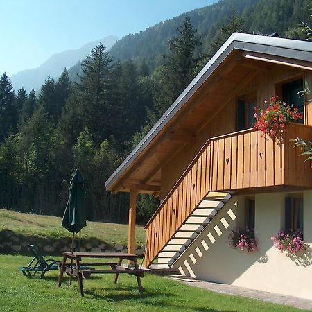 Chalet Presanella Temu Luaran gambar