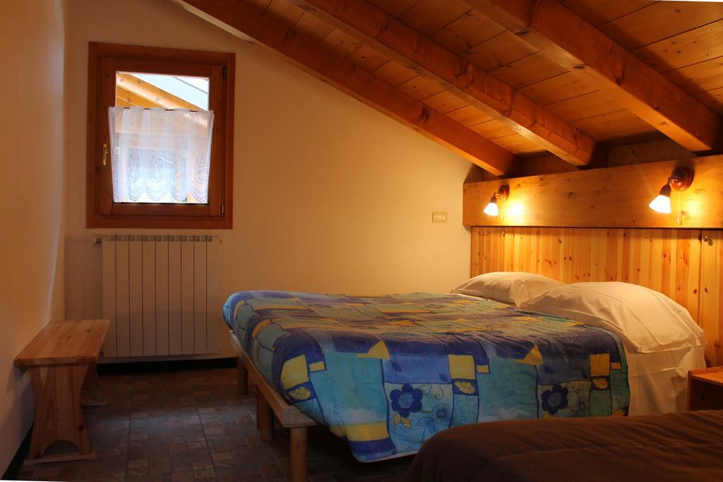 Chalet Presanella Temu Bilik gambar