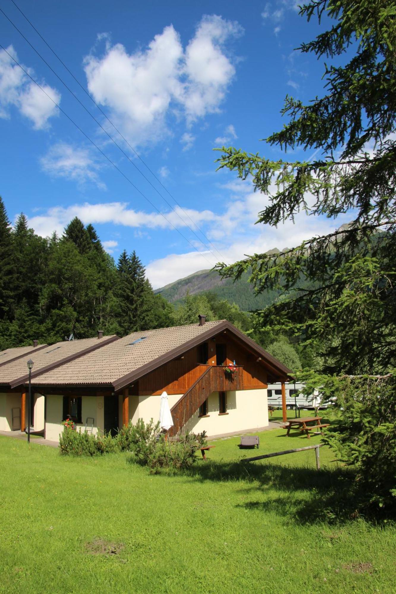 Chalet Presanella Temu Luaran gambar