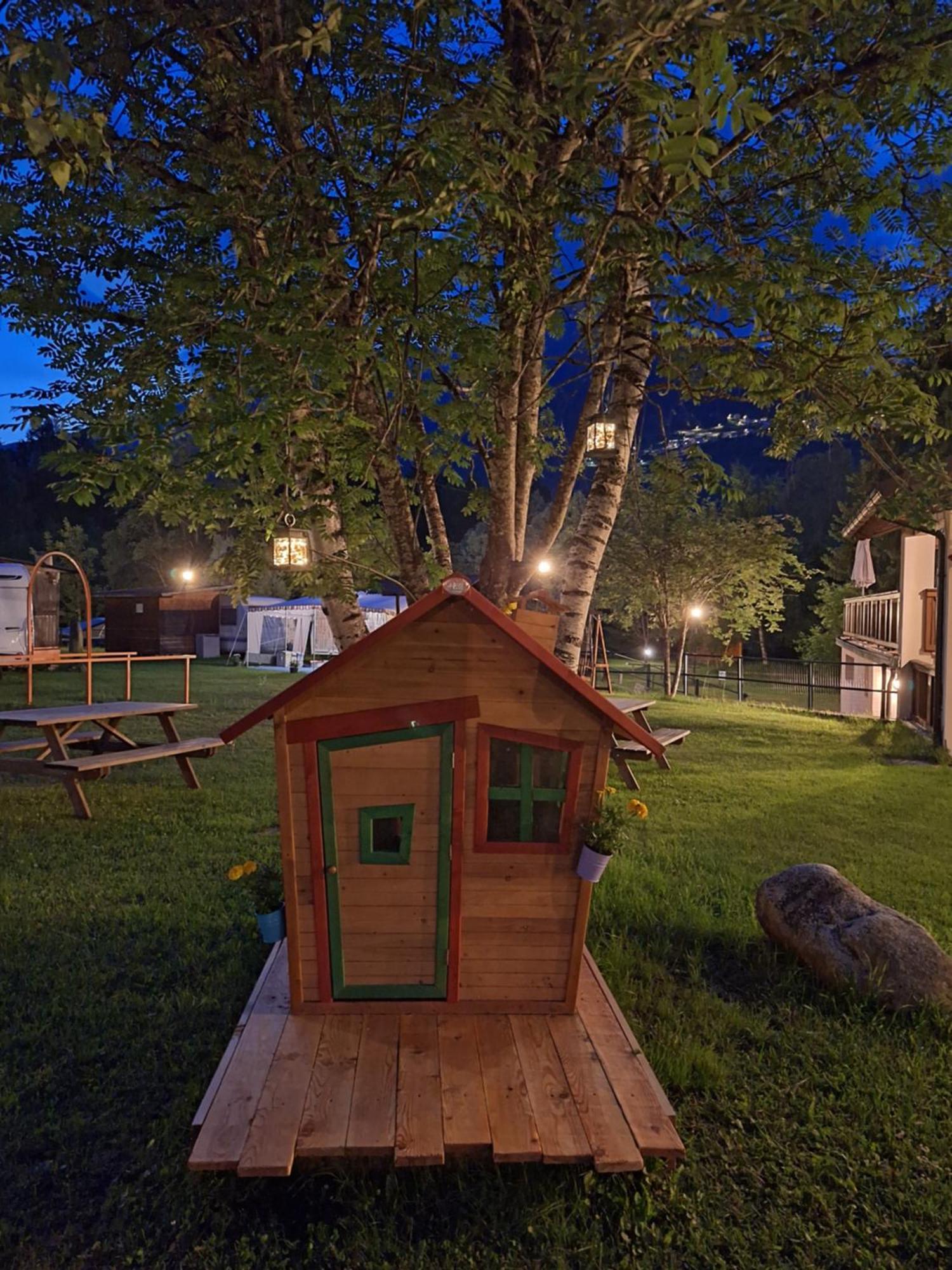 Chalet Presanella Temu Luaran gambar