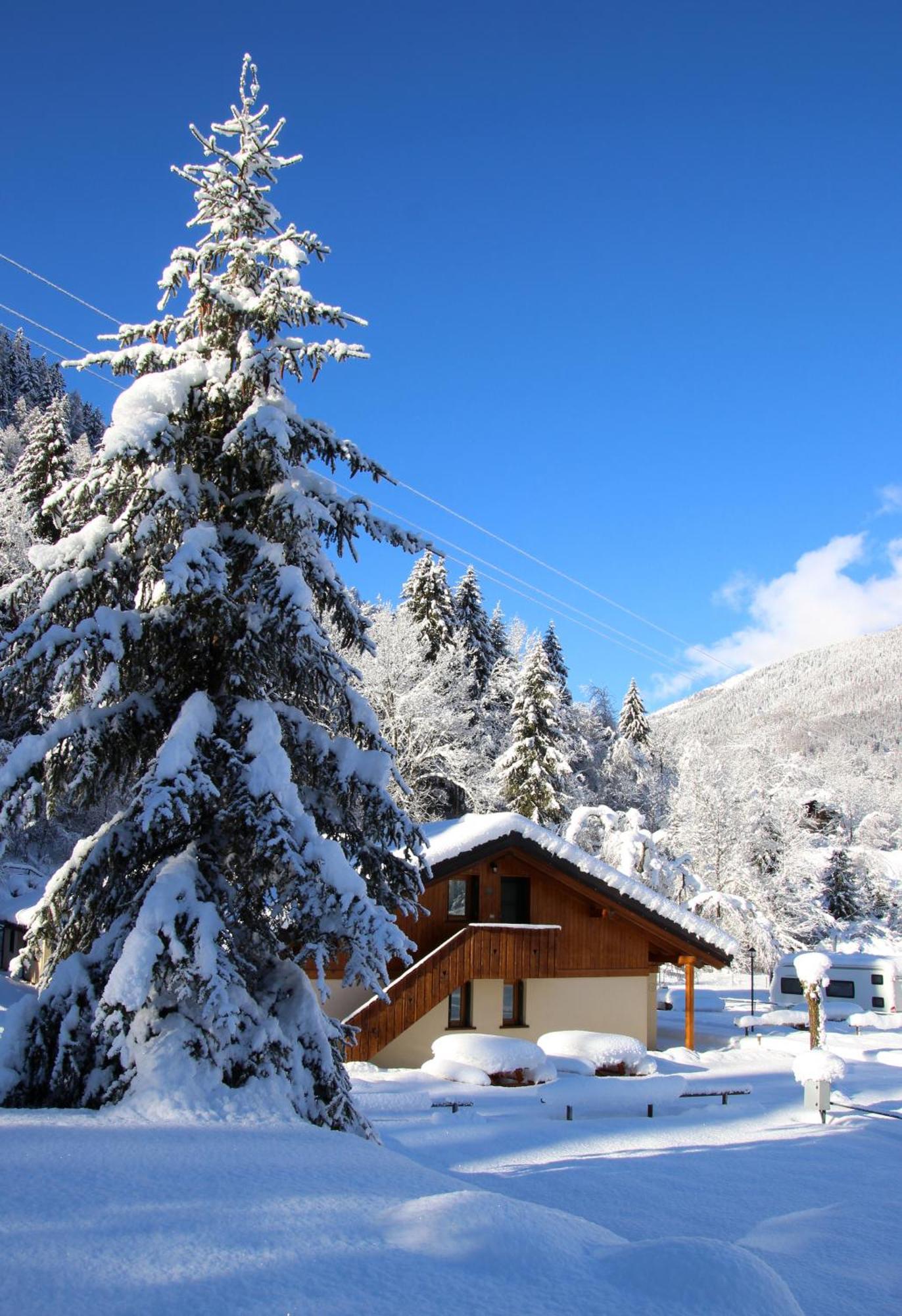 Chalet Presanella Temu Luaran gambar