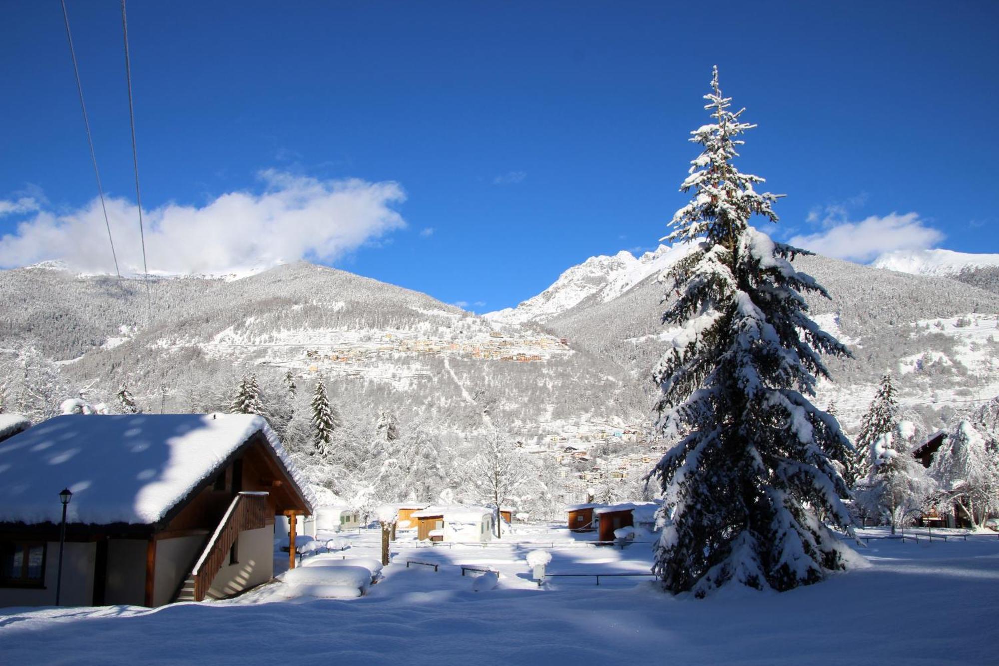 Chalet Presanella Temu Luaran gambar