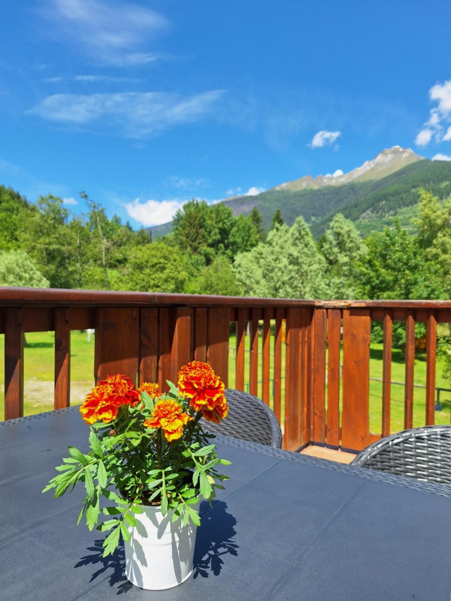 Chalet Presanella Temu Luaran gambar