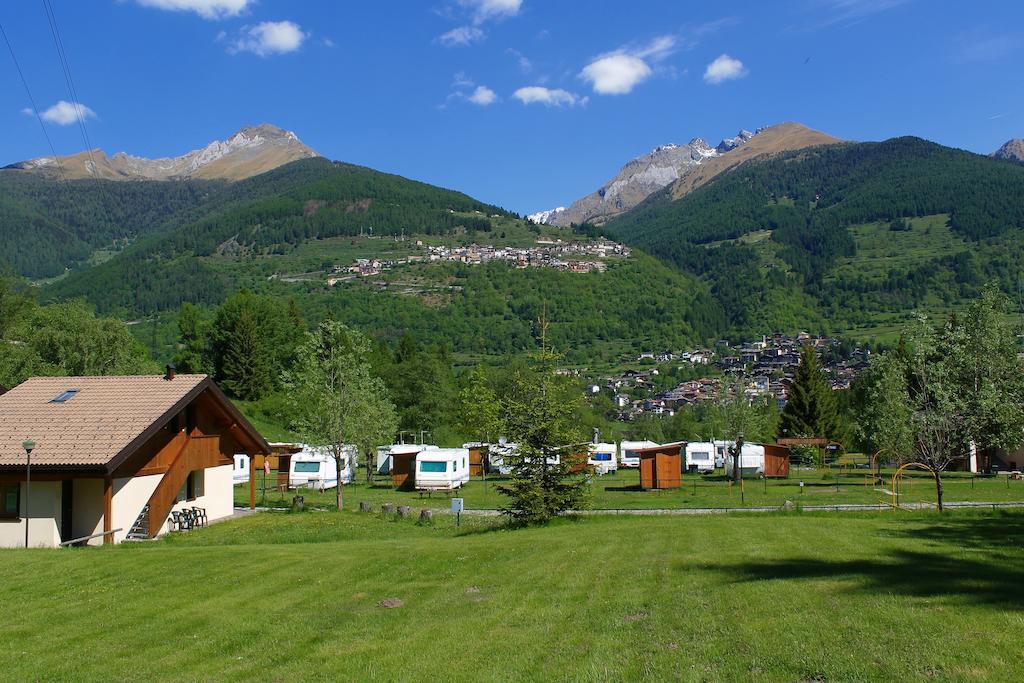 Chalet Presanella Temu Luaran gambar