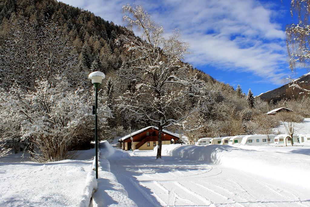Chalet Presanella Temu Luaran gambar