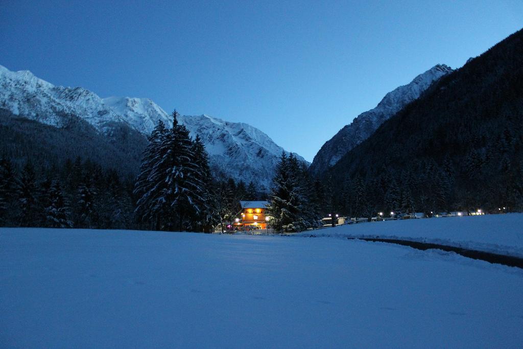 Chalet Presanella Temu Luaran gambar