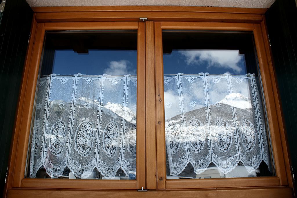 Chalet Presanella Temu Luaran gambar
