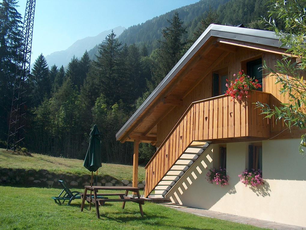 Chalet Presanella Temu Luaran gambar